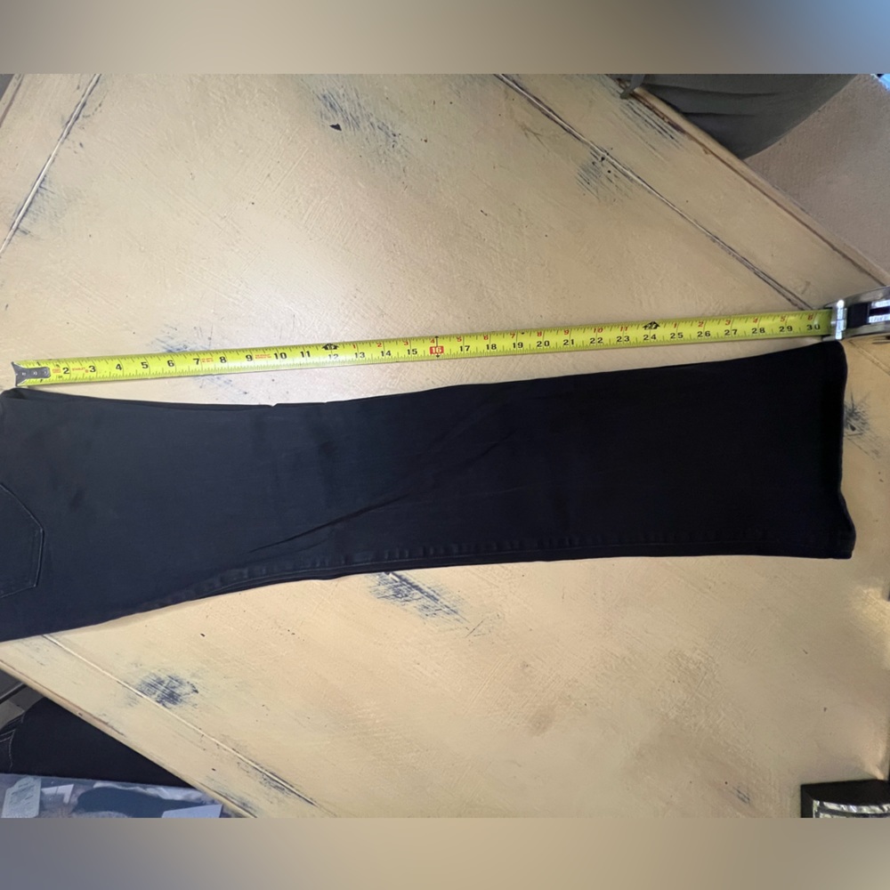 Uniqlo Mid Rise Boot Cut Jeans - Picture 12 of 12